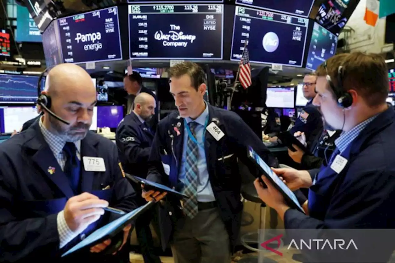 Wall St melonjak meskipun Fed 'hawkish', S&P 500 di tertinggi 14 bulan