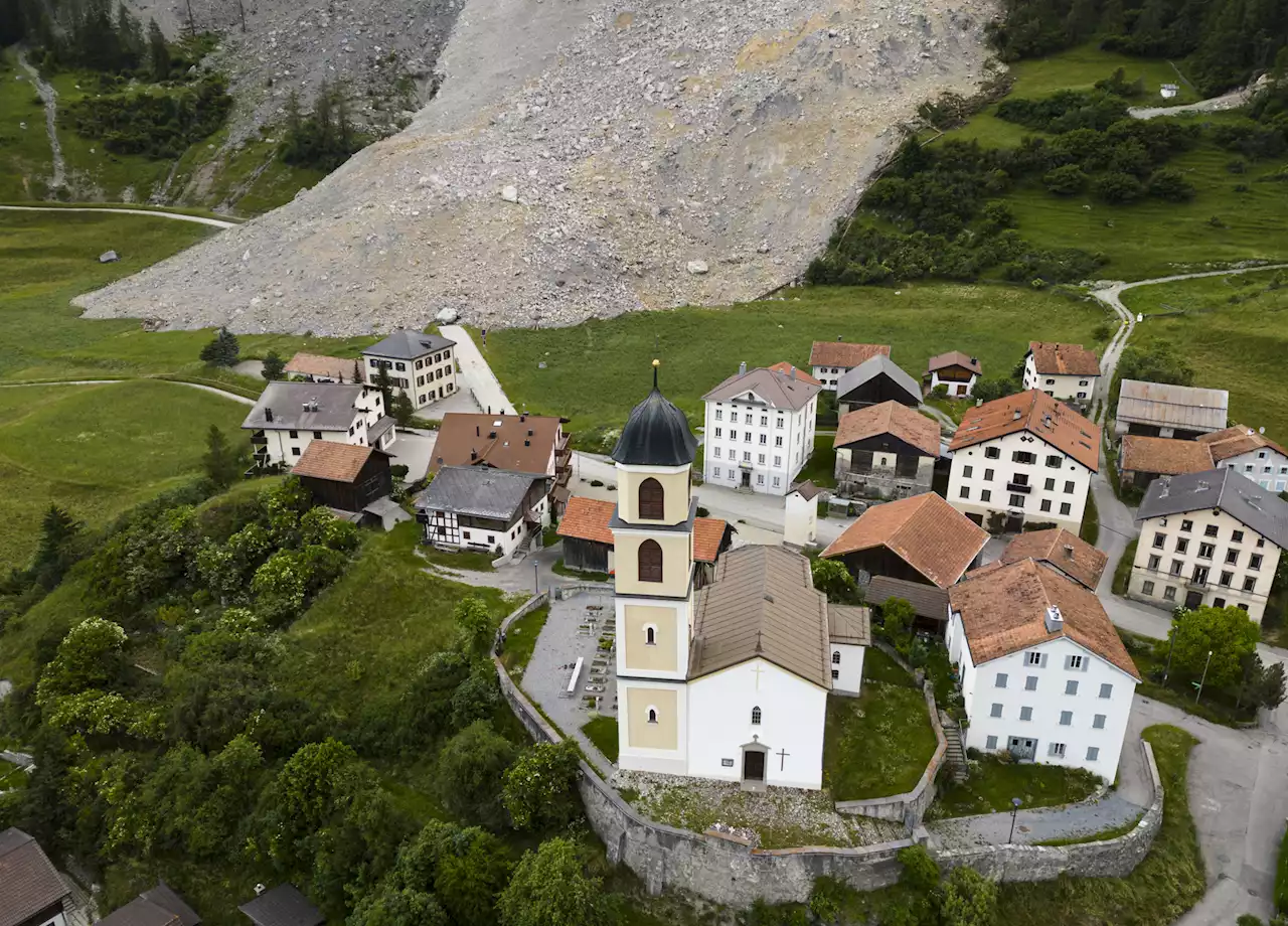 Medienkonferenz zum Brienzer Rutsch – «Brienz hat Glück gehabt» – «Dorf wird wahrscheinlich wieder ohne Gefahr bewohnbar sein»