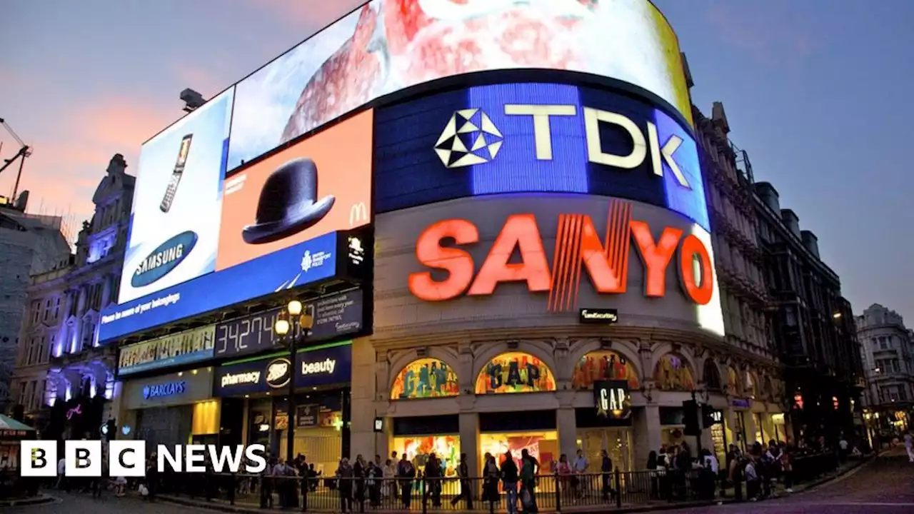 Piccadilly Circus: Rooftop bar plans given go-ahead