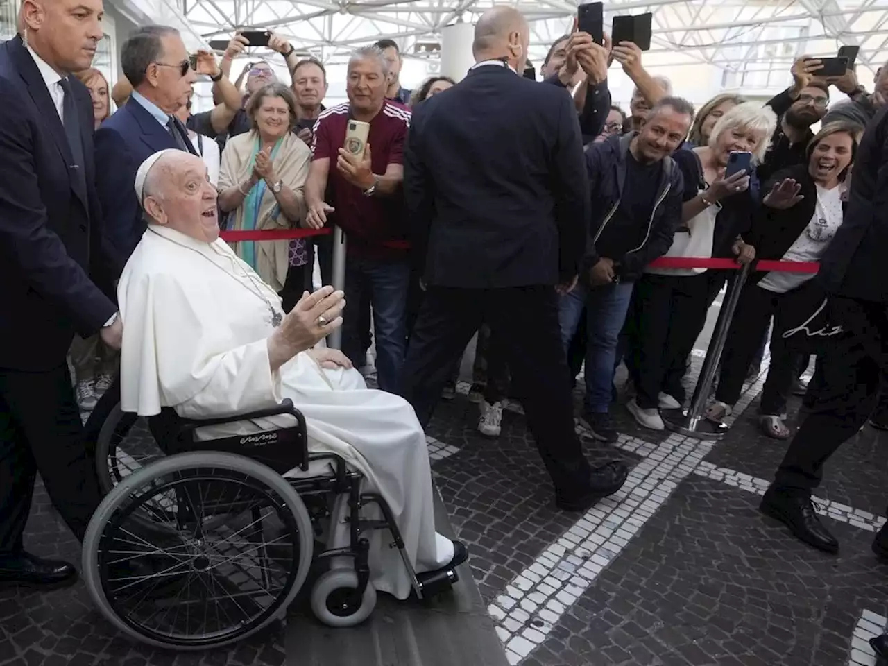 Pope Francis leaves Rome hospital 9 days after operation