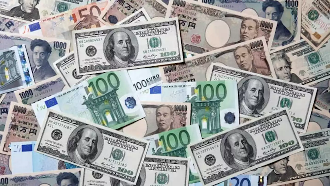 Yen slips after BOJ stands pat, soft data dents dollar