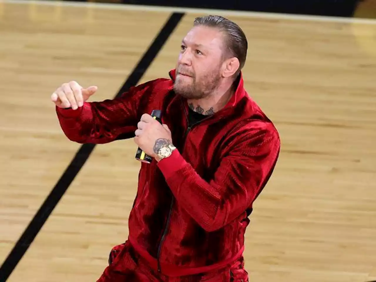 McGregor accusato di violenza sessuale su una donna alle finali Nba