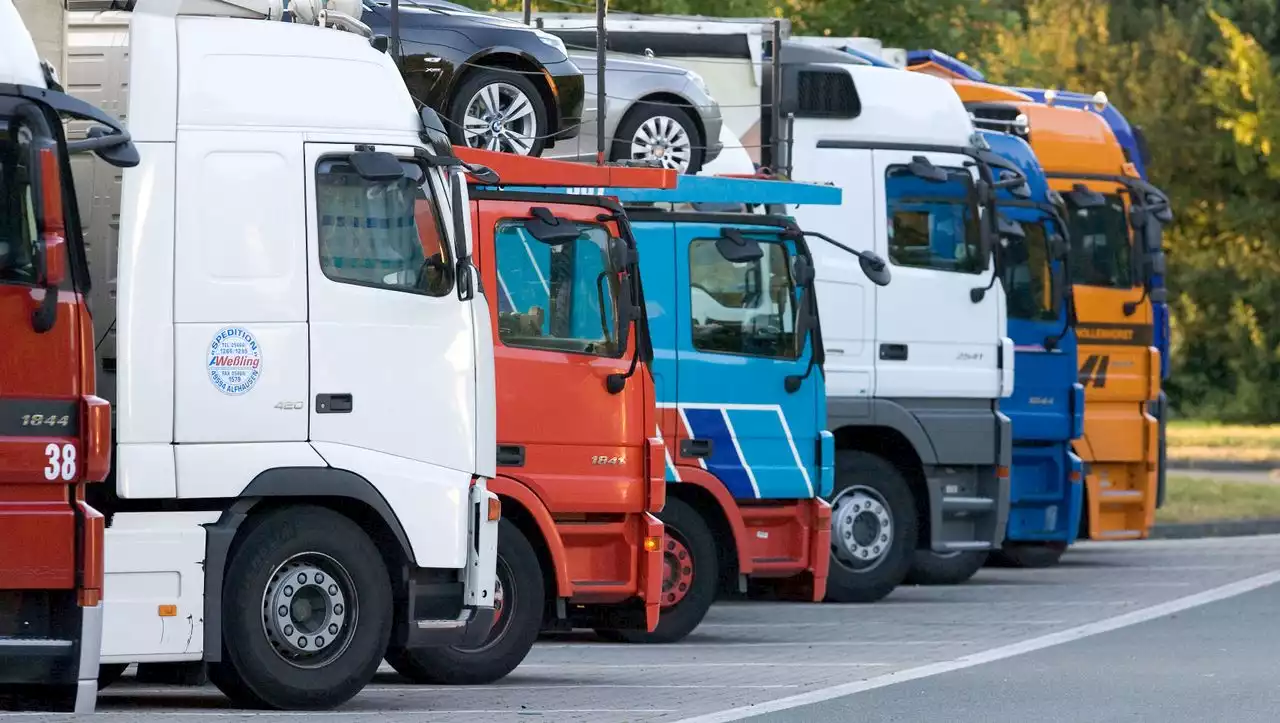 Neumünster: Fahrer findet geparkten Lkw nicht wieder – Polizei muss helfen