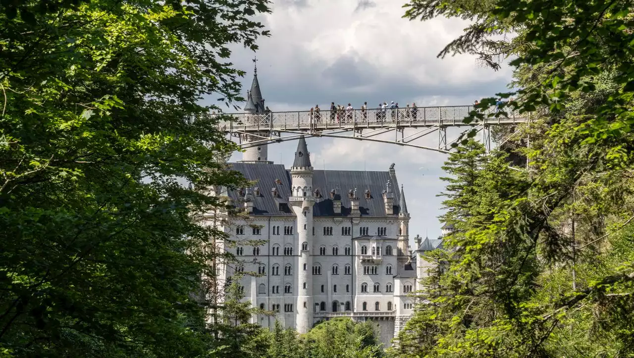 Schloss Neuschwanstein: Tatverdächtiger laut Einreisestempel erst im Juni nach Deutschland gereist