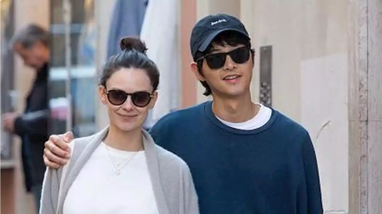 Istri Song Joong Ki Melahirkan Anak Laki-laki di Italia, Sang Aktor Unggah Foto Bayinya