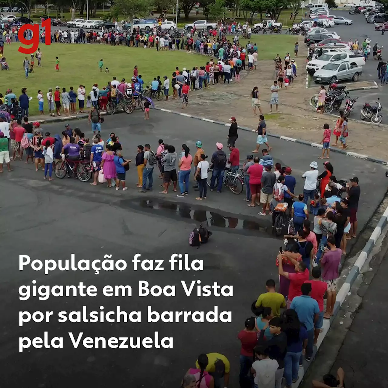 População faz fila gigante para conseguir pacote de salsicha que seria exportada para Venezuela