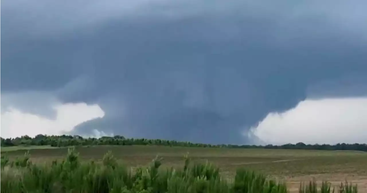 At least 1 dead, dozens hurt after tornado rips through Texas Panhandle town - National | Globalnews.ca