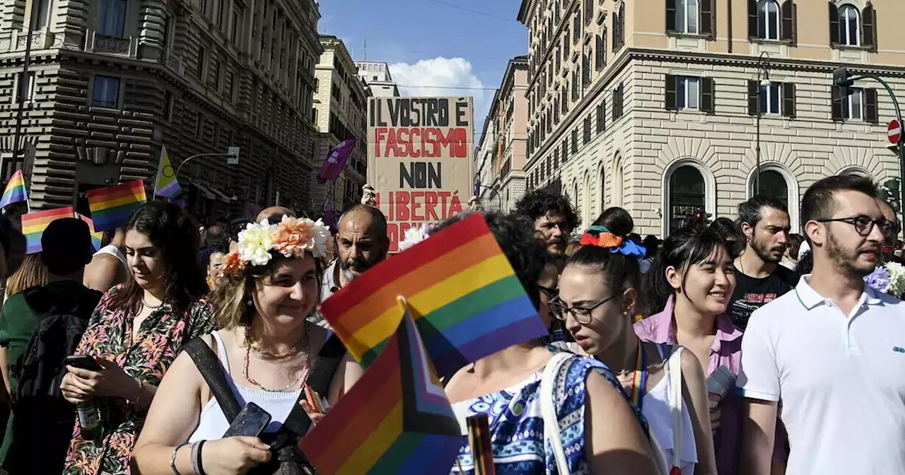 L'astratta pretesa di un “mondo senza frontiere” non fa onore al pride torinese