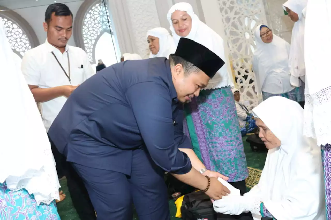 194 Jamaah Calhaj Tapsel Diberangkatkan