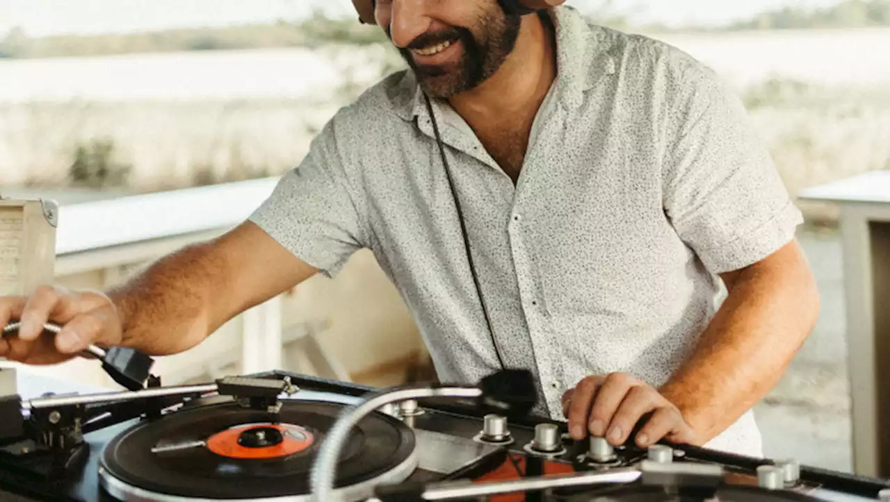 Ce Toulousain est devenu DJ itinérant avec son 'Boogie Van'