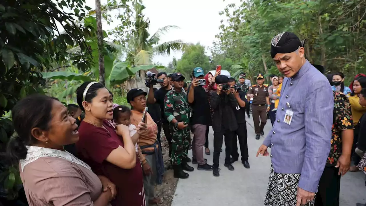 Respons Aduan di LaporGub, Ganjar Cek Perbaikan Sekolah dan Jalan di Grobogan