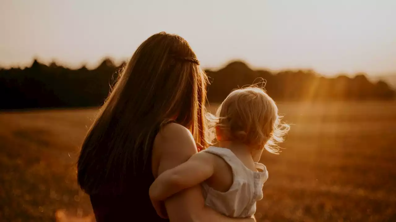 10 choses que j'aime dans la parentalité (et je ne m'y attendais pas) - Madmoizelle