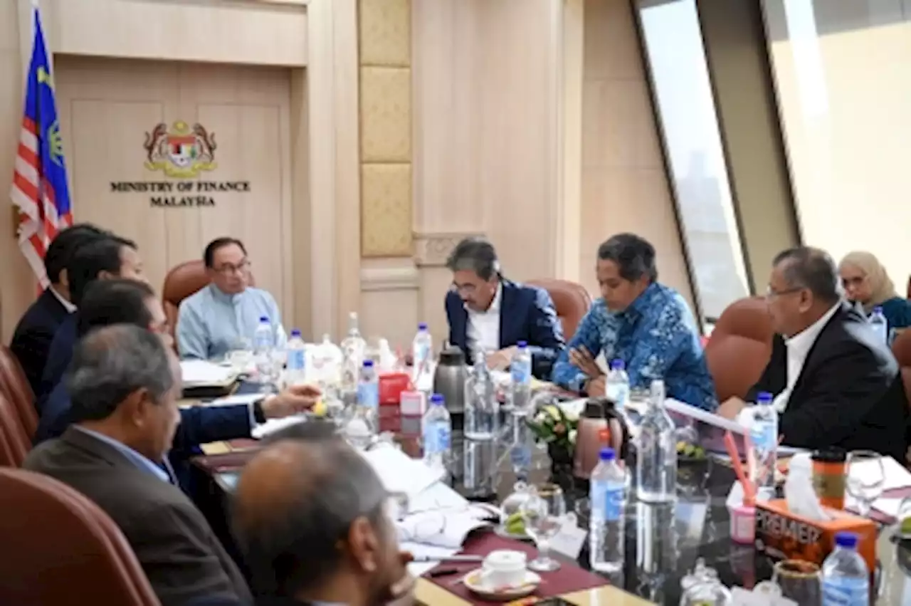 Khairy Jamaluddin joins high-level talks on Malaysia’s economy with PM Anwar