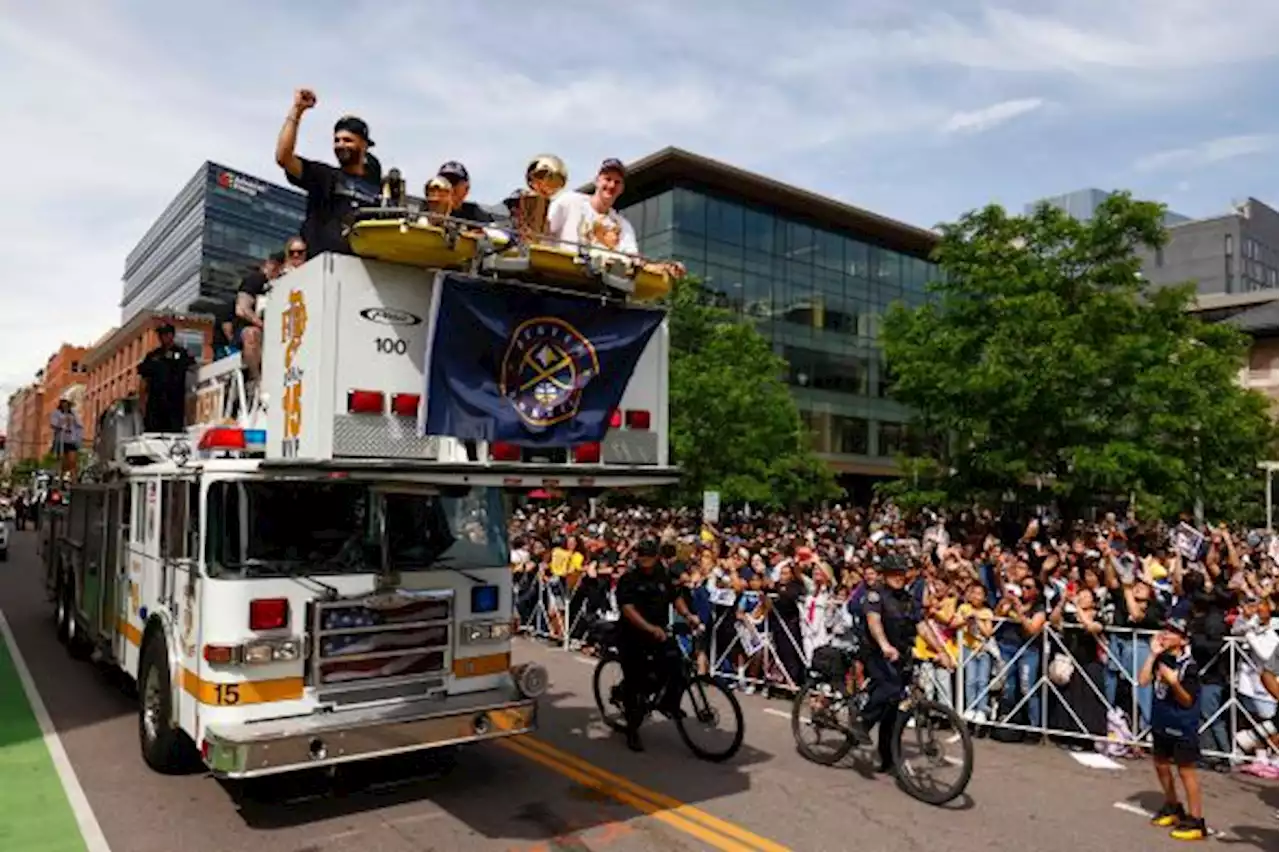 Ribuan Orang Hadiri Parade Juara Nuggets