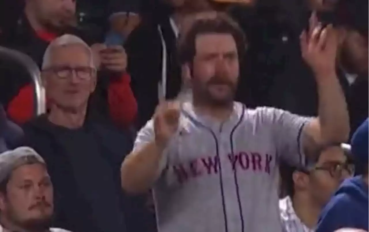 ESPN’s Mike Breen seems perplexed by dancing Mets fan