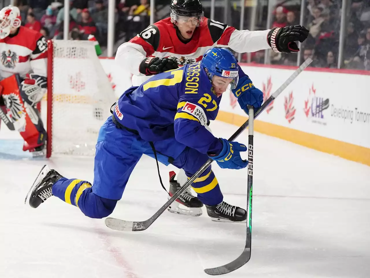 Ottawa Senators sign forward Oskar Pettersson to entry-level deal