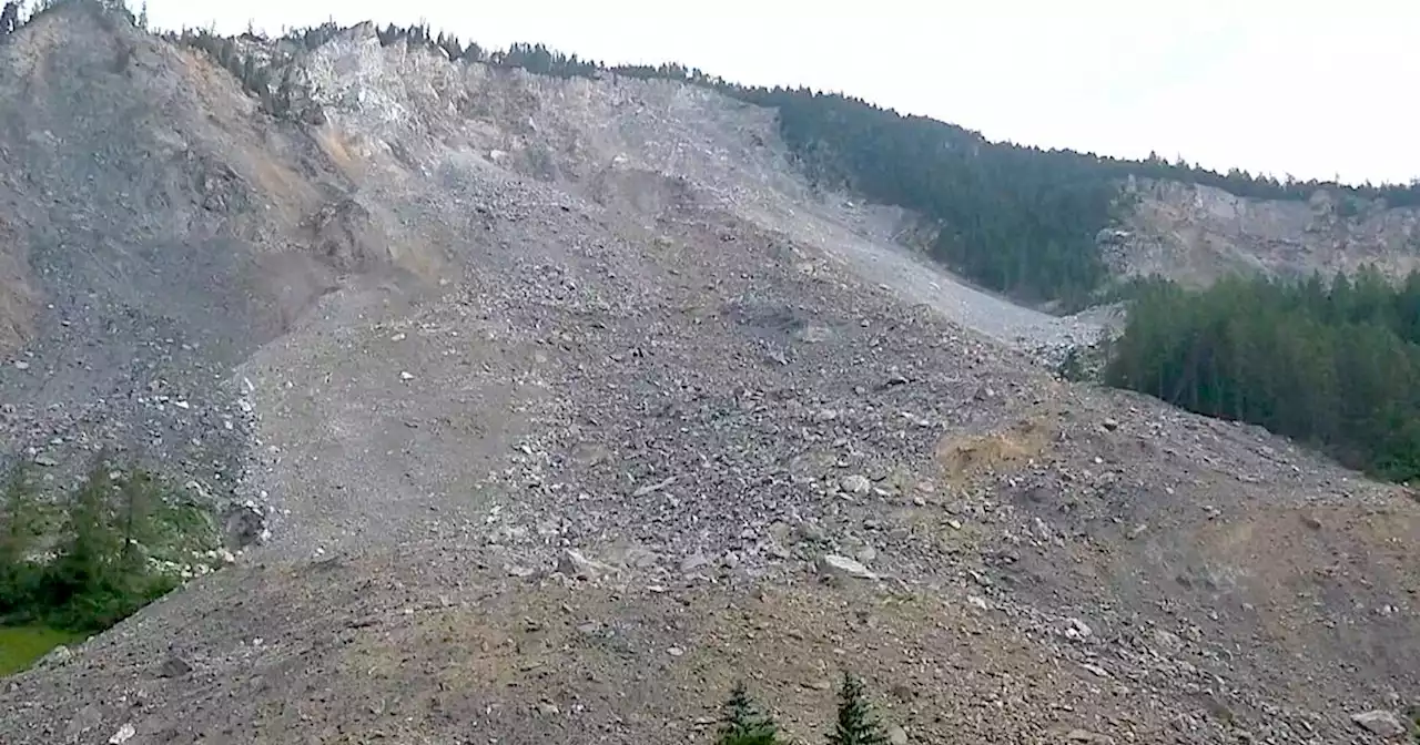 Svizzera, frana parte della montagna e si ferma a un passo dal paese evacuato