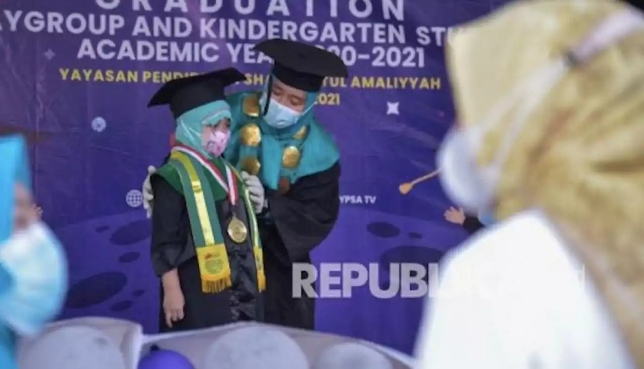 Tradisi Wisuda TK, SD, SMP, SMA, ini Pendapat Ahli Sosiologi Univ Muhammadiyah Malang |Republika Online