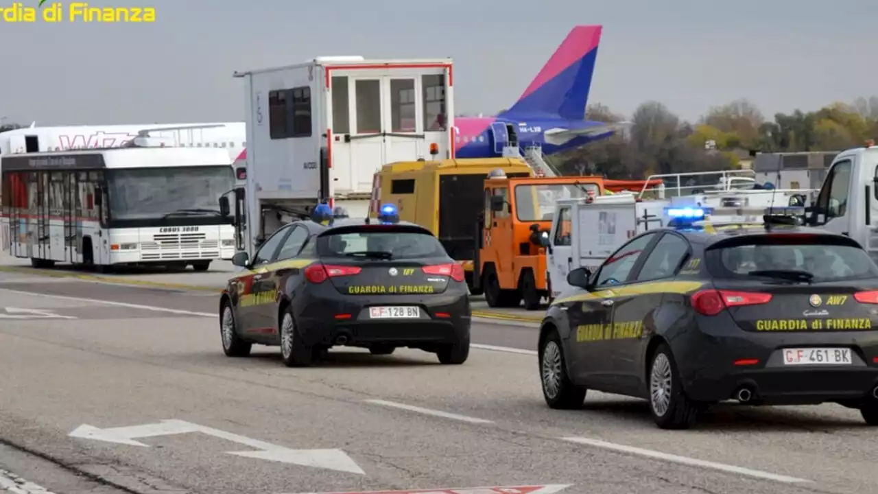 Clandestini da Malta con documenti falsi, uno dei trafficanti si nascondeva sul litorale