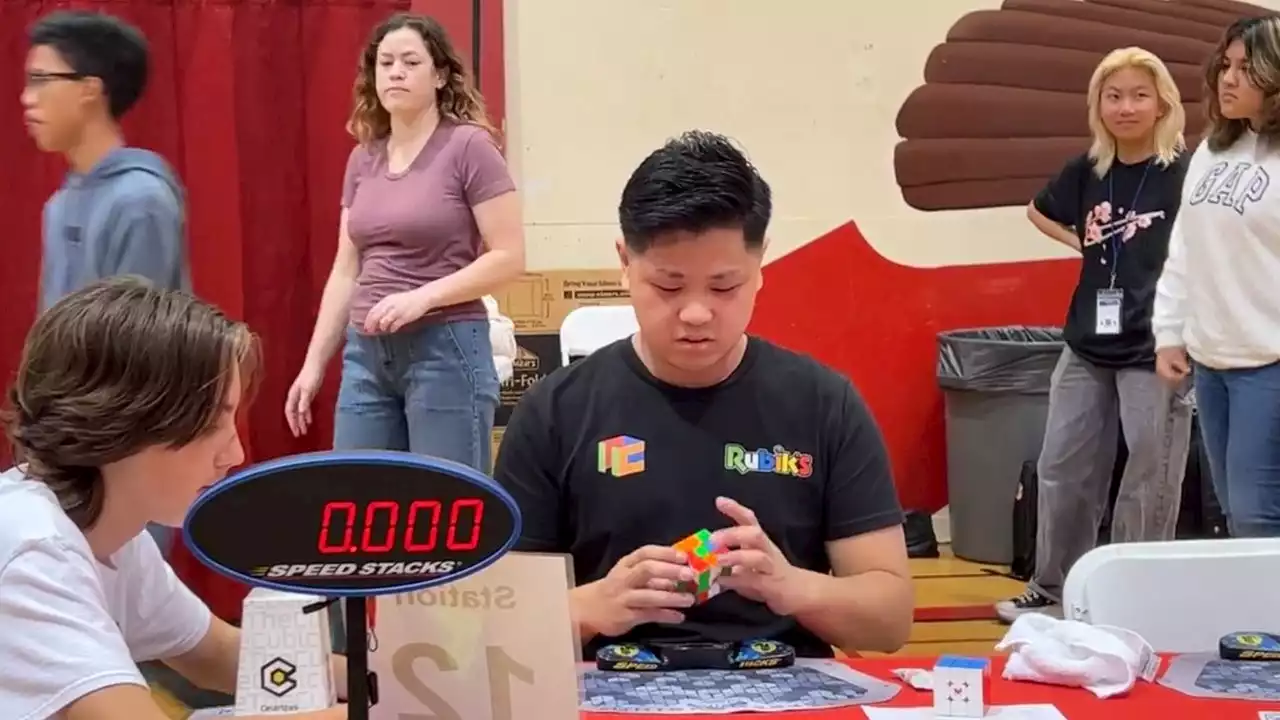 Así bate Max Park el Récord Guiness mundial del cubo de Rubik en 3,13 segundos