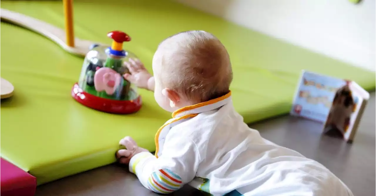 Malgré la baisse des factures des crèches, le PS reste inquiet: «Le Parlement doit se saisir de cette question cruciale pour les familles et les jeunes enfants»