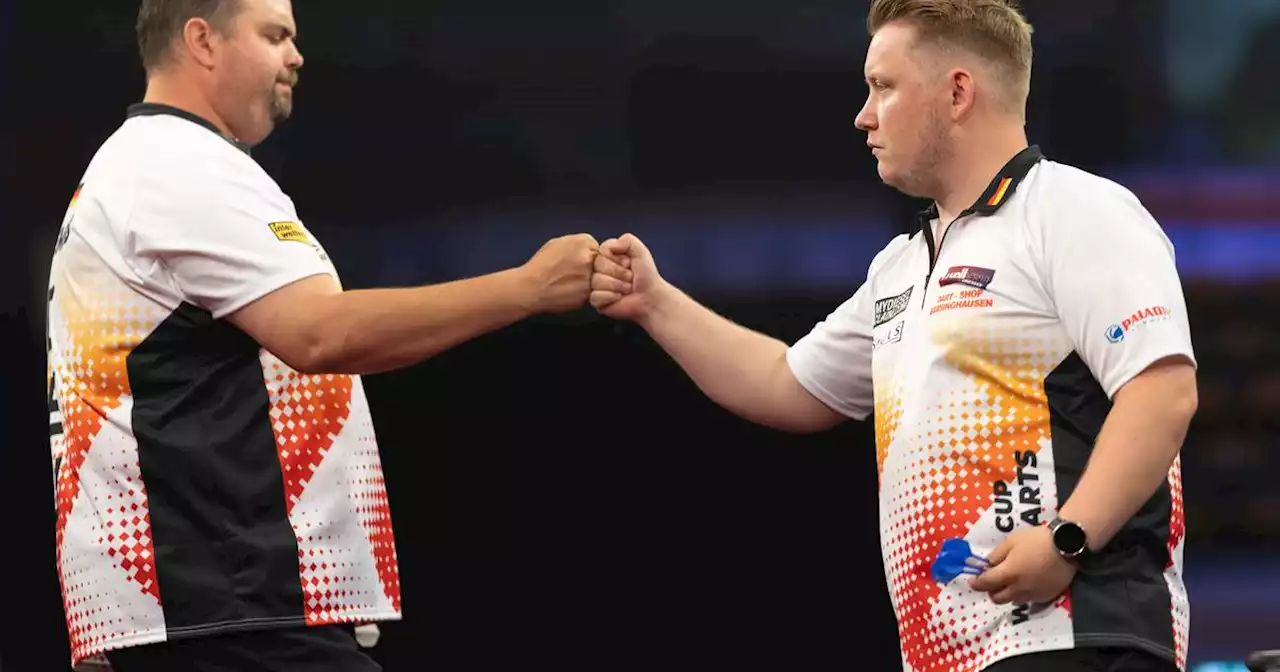 Deutschland mit Pflichtsieg: Darts-Team-WM: „Gaga“ Clemens und Partner Schindler schlagen Hongkong