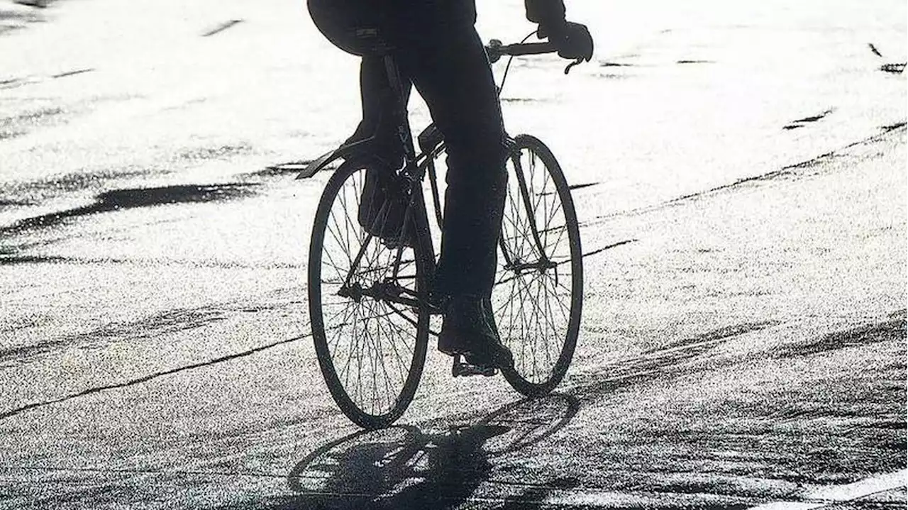 Glätte mitten im Sommer: Bio-Kleber führt in Berlin zu rutschigen Straßen und Wegen