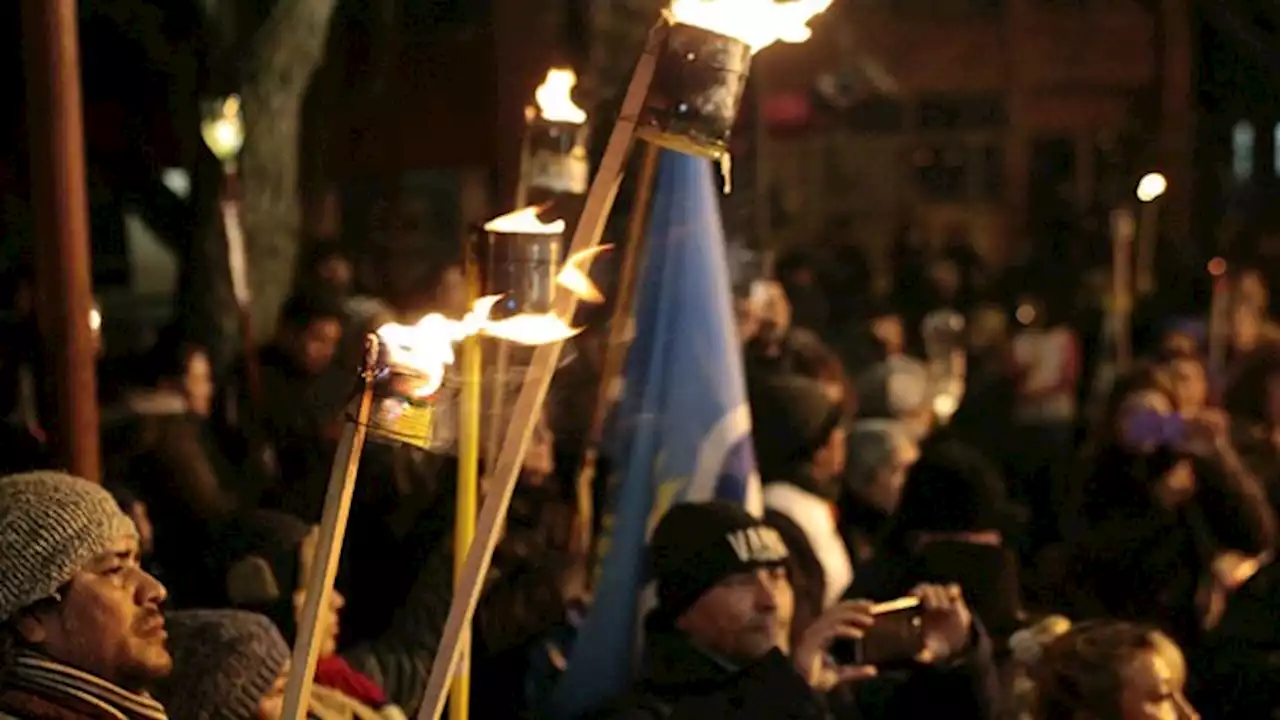 Una marcha de antorchas dio continuidad al unánime reclamo docente en Jujuy