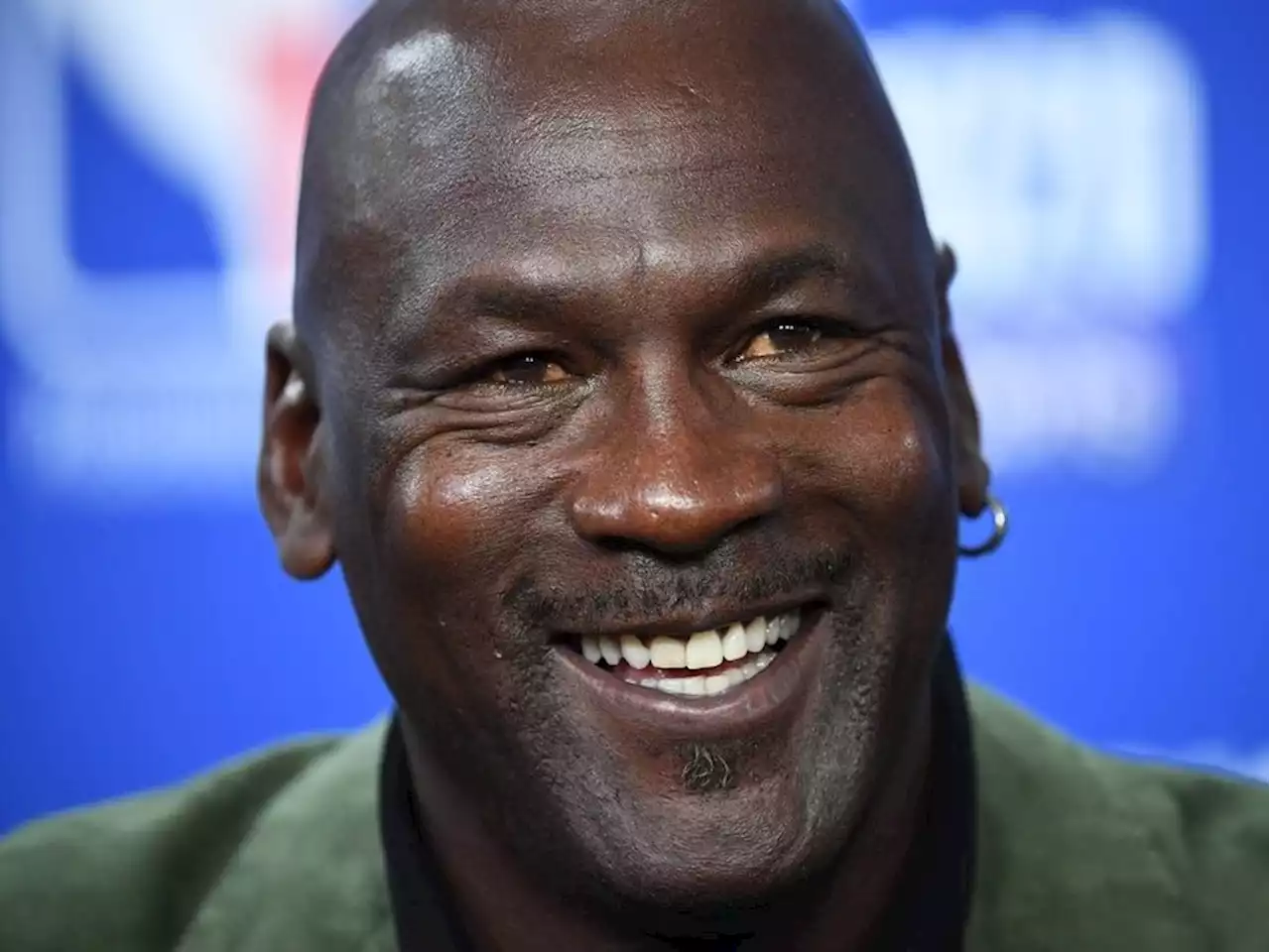 Michael Jordan finalizing sale of Charlotte Hornets, according to reports