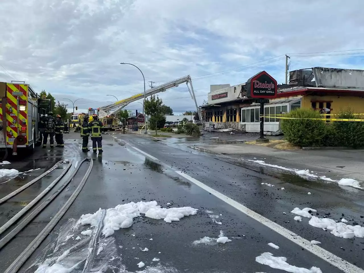 Fire destroys Ricky's All Day Grill on Douglas Street