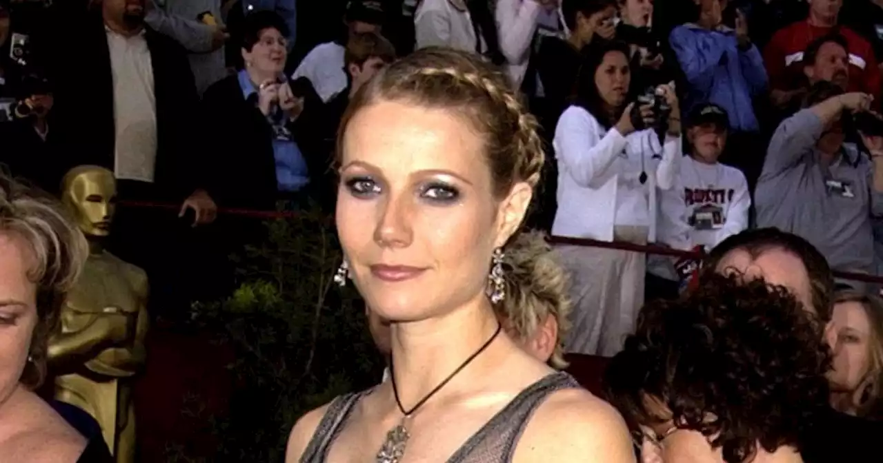 Gwyneth Paltrow's daughter, Apple, poses in mom's controversial 2002 Oscars gown