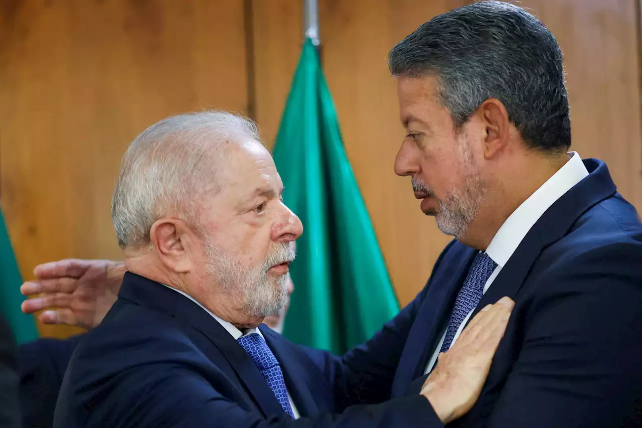 Lira se reúne com Lula na iminência de emplacar primeiro aliado na Esplanada