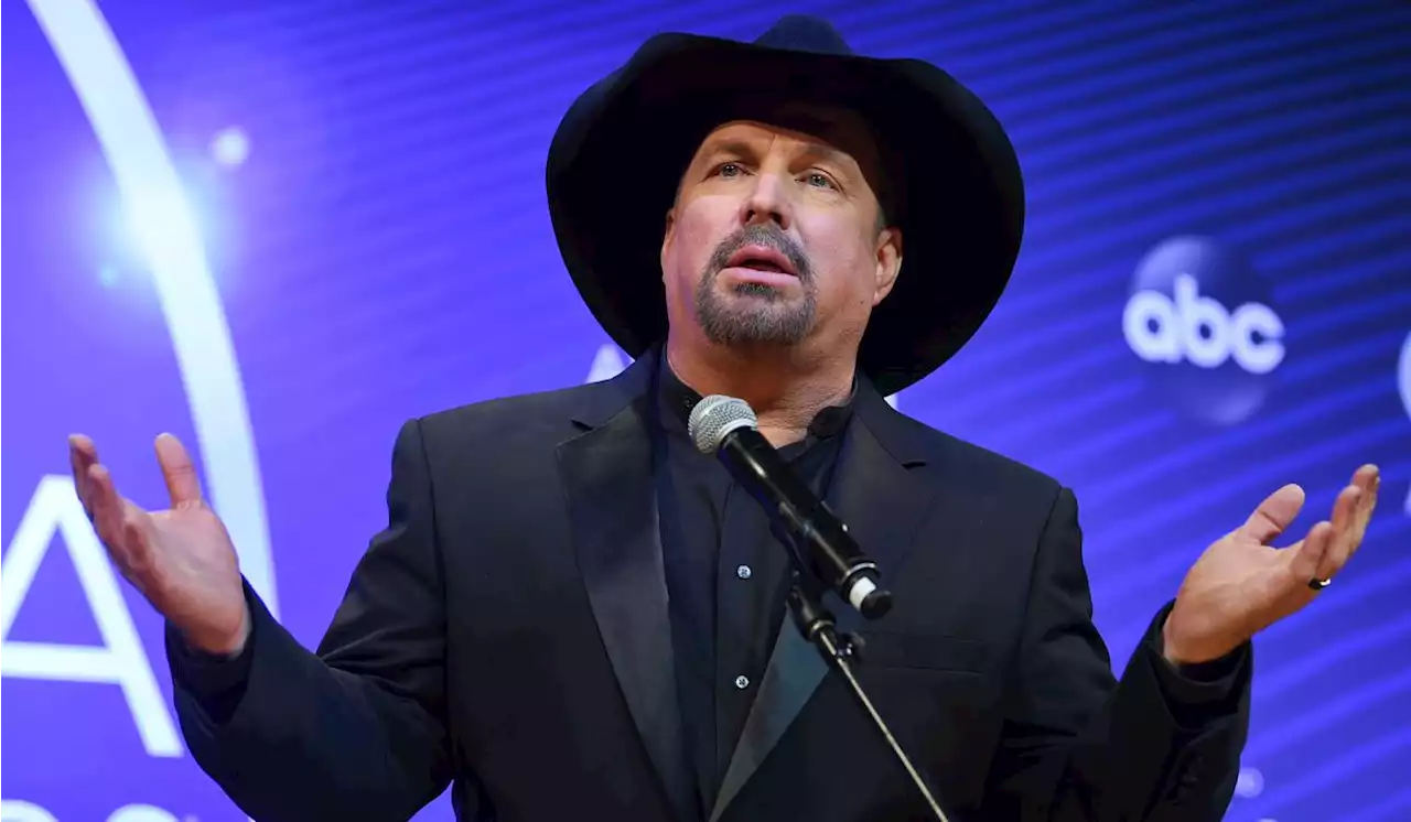 Garth Brooks dings ‘a—hole’ boycotters, says bar will keep serving Bud Light: ‘I love diversity’