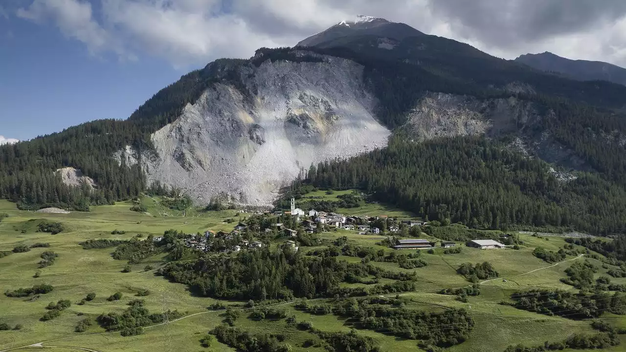 Schweizer Bergdorf: Felsmassen verfehlen Brienz nur knapp