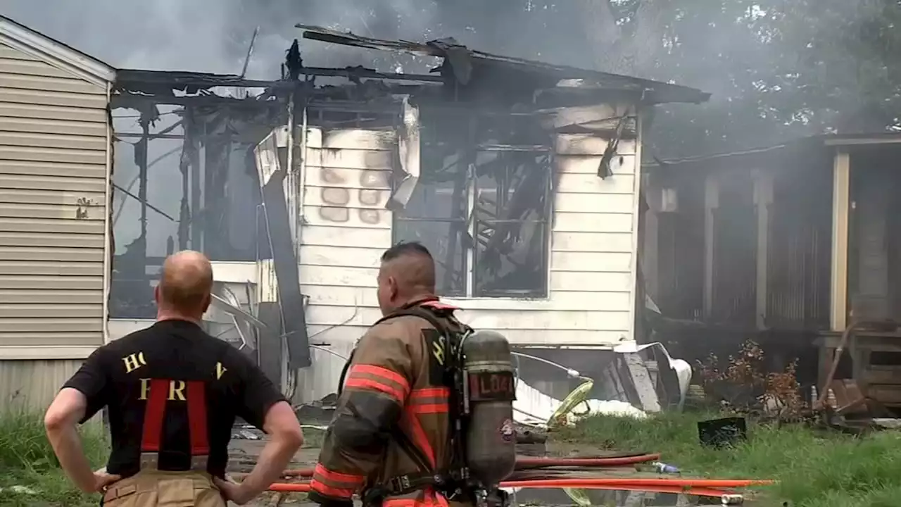 4 mobile homes damaged or destroyed in large fire at community in N. Harris Co.