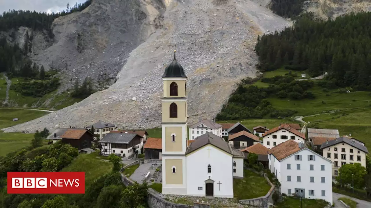 O enorme deslizamento que parou a poucos metros de atingir vilarejo suíço - BBC News Brasil