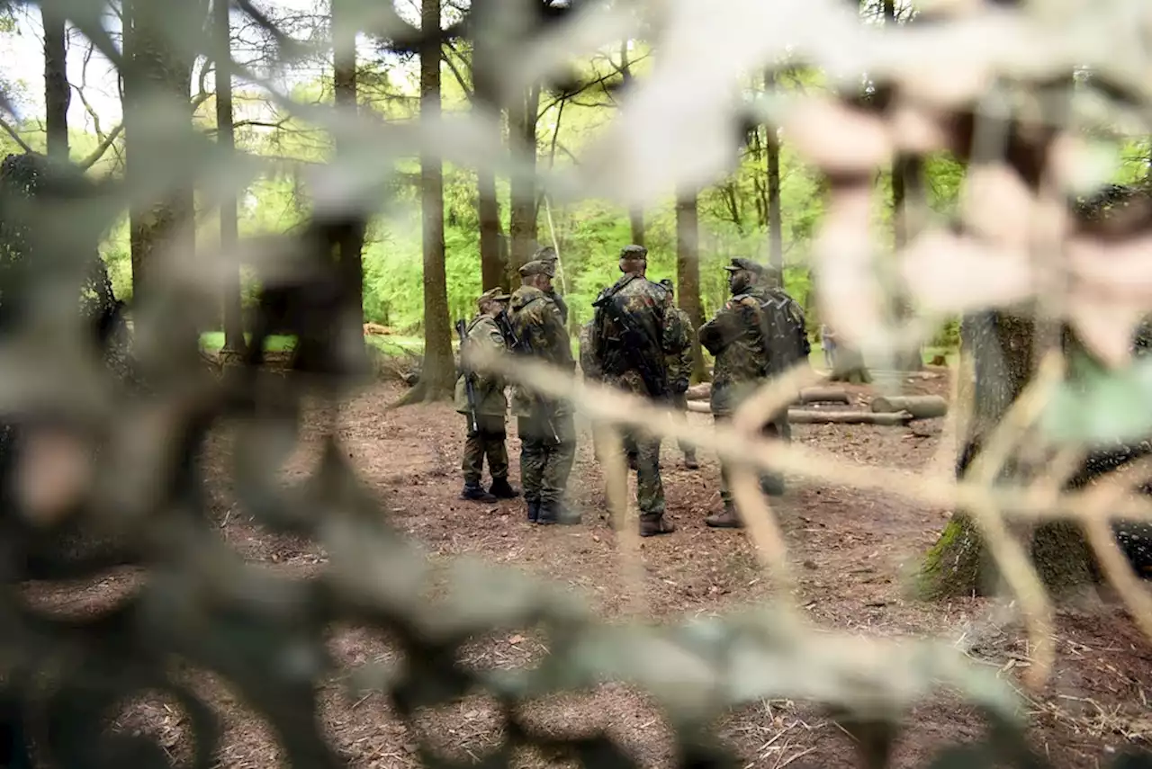 Sollte die Bundeswehr Teil der Schulbildung sein? Högl dafür