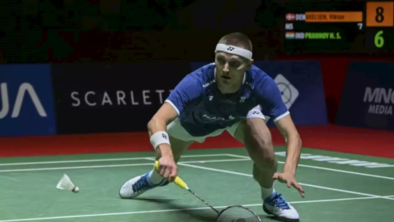 Axelsen powers into Indonesia Open final, An crashes out