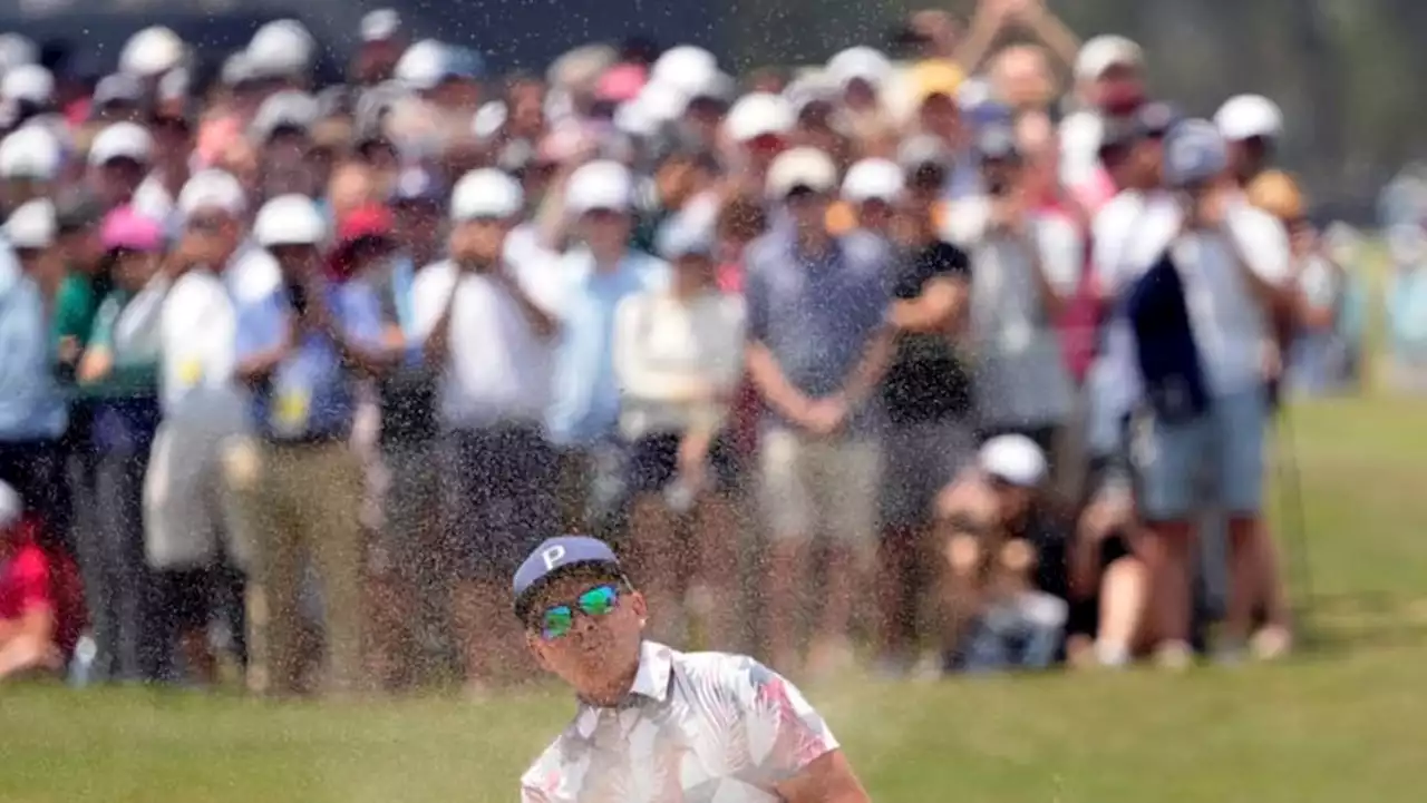 Fowler leads as US Open third round gets underway