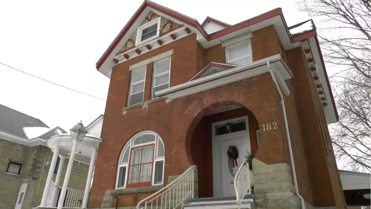 Haunted Smiths Falls, Ont. house inspires new illusion show