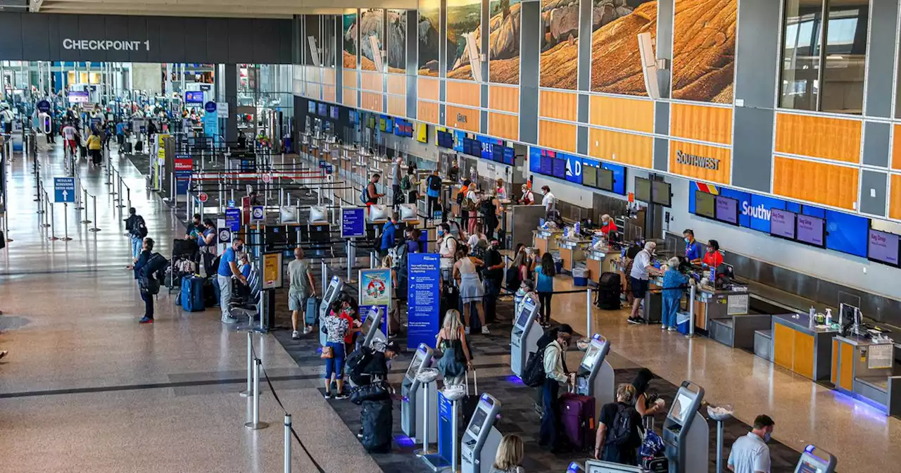 Texas flyers at DFW and Austin airports endure delays, difficulties Friday