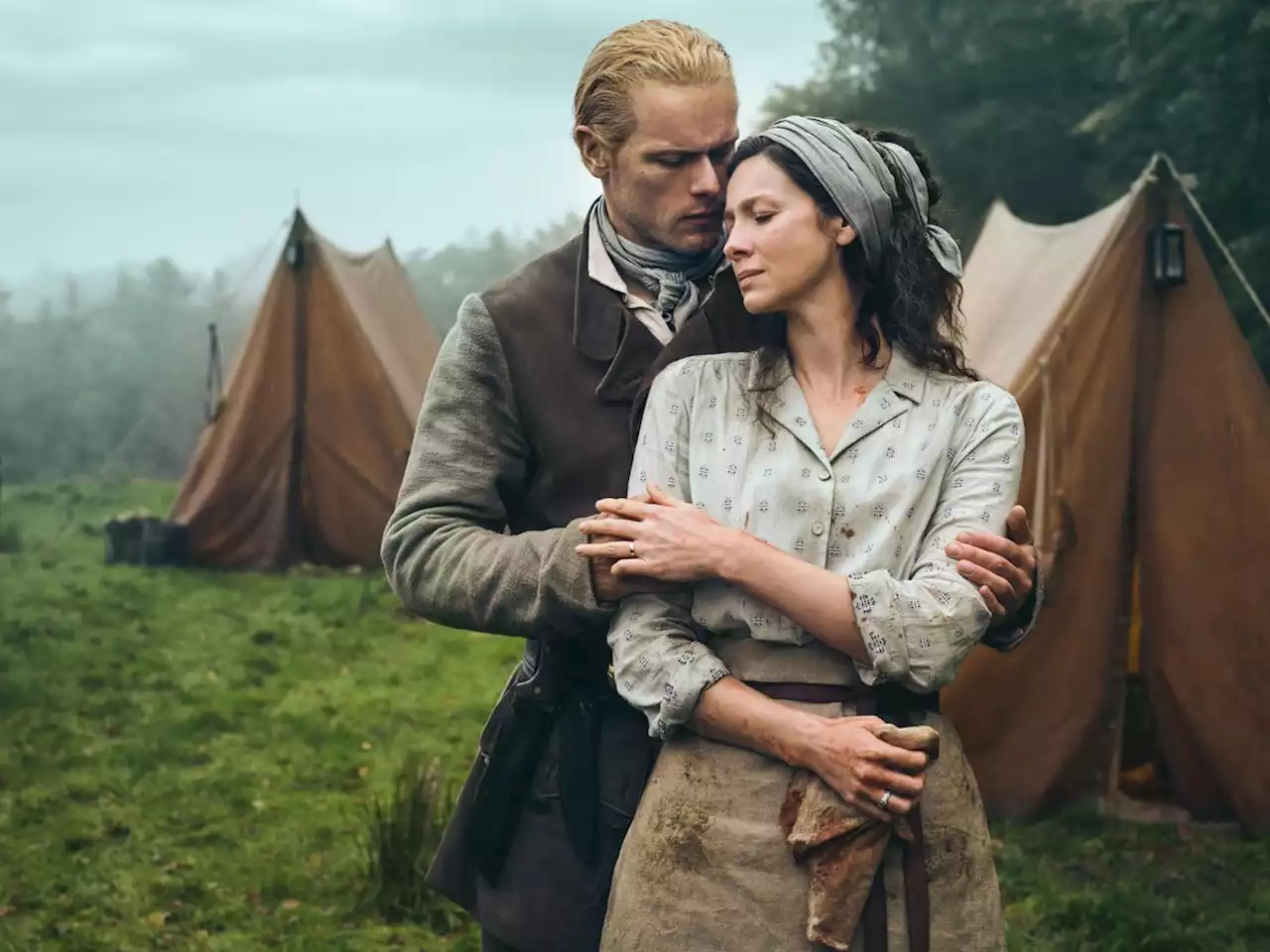 ‘Outlander’ Stars Caitríona Balfe & Sam Heughan Tease Season 7 & Final Season Full Of “Great Storytelling”