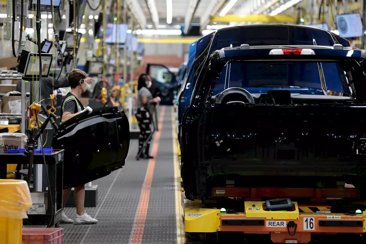 UAW president rallies members for potential strikes at Ford, GM and Stellantis