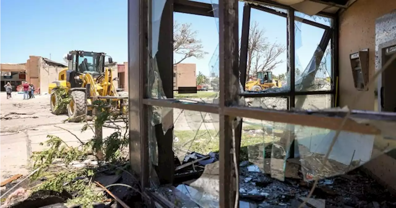 Texas Panhandle town begins cleanup after tornado kills 3 - National | Globalnews.ca