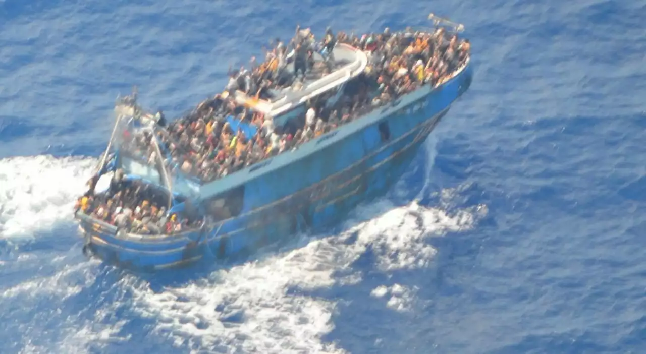 Migranti, la strage in Grecia: un video smentisce la ricostruzione della Guardia costiera