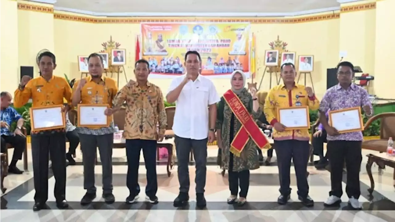 Camat Batang Kawa Terima Penghargaan Peduli Pengembangan PAUD