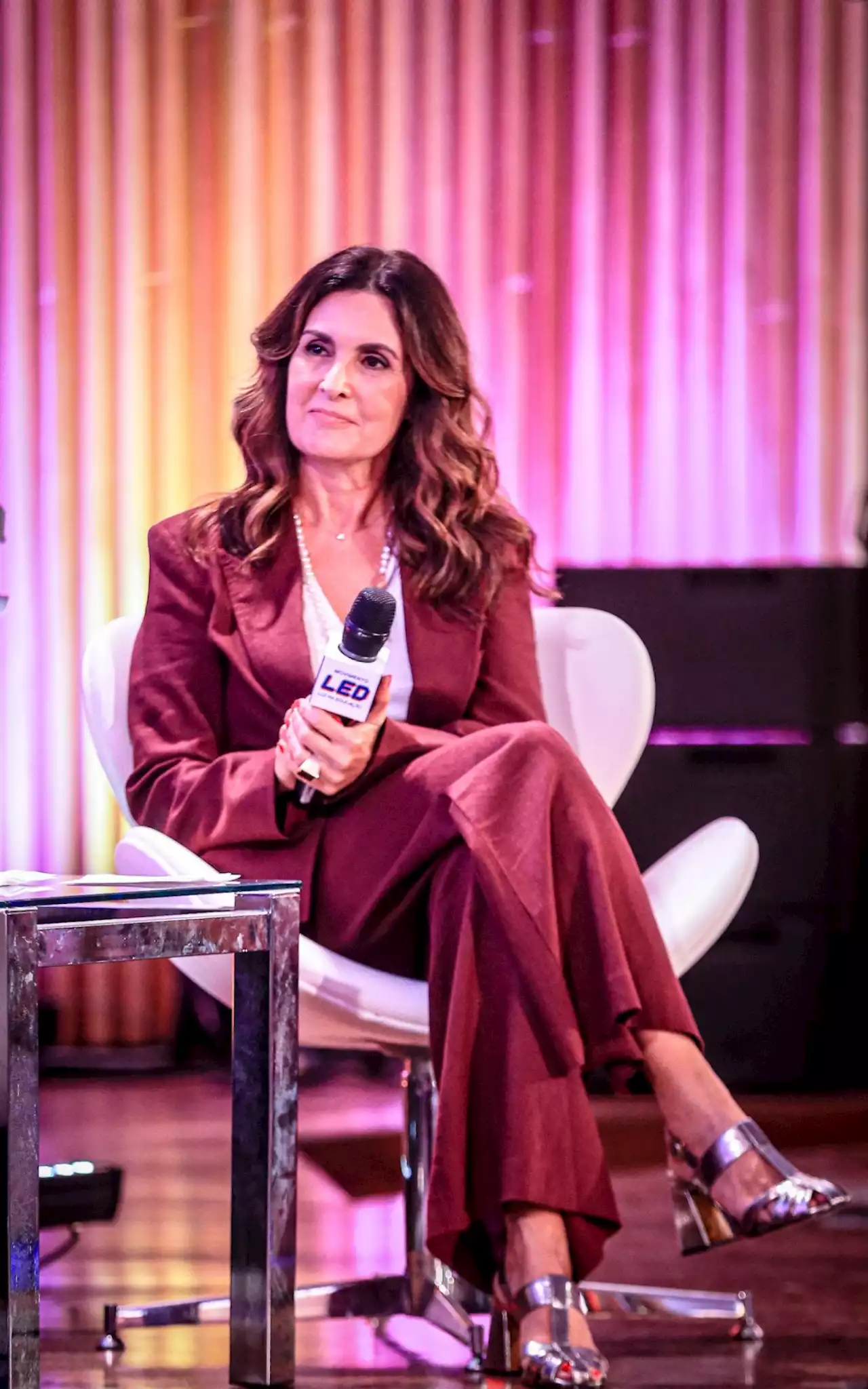 Fátima Bernardes aposta em look glamuroso para o Festival LED | Celebridades | O Dia