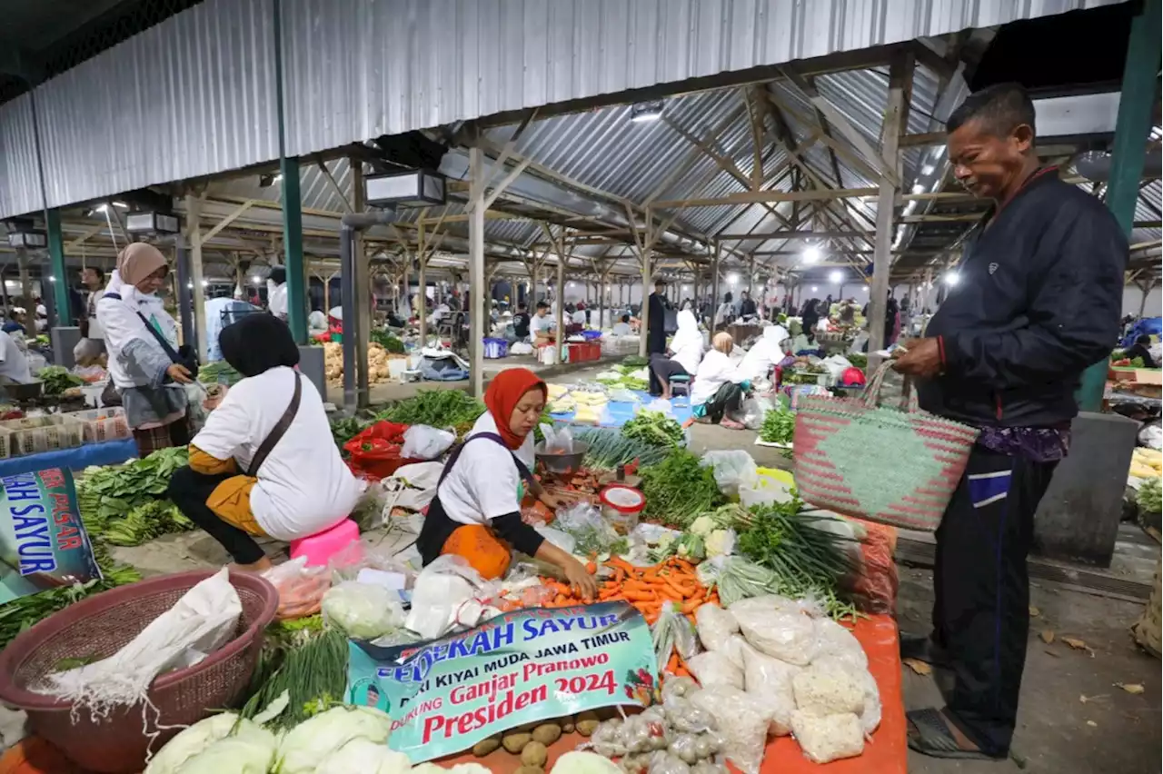 Kiai Muda Jatim Gerebek Pasar di Tuban, Borong Sayur Pedagang