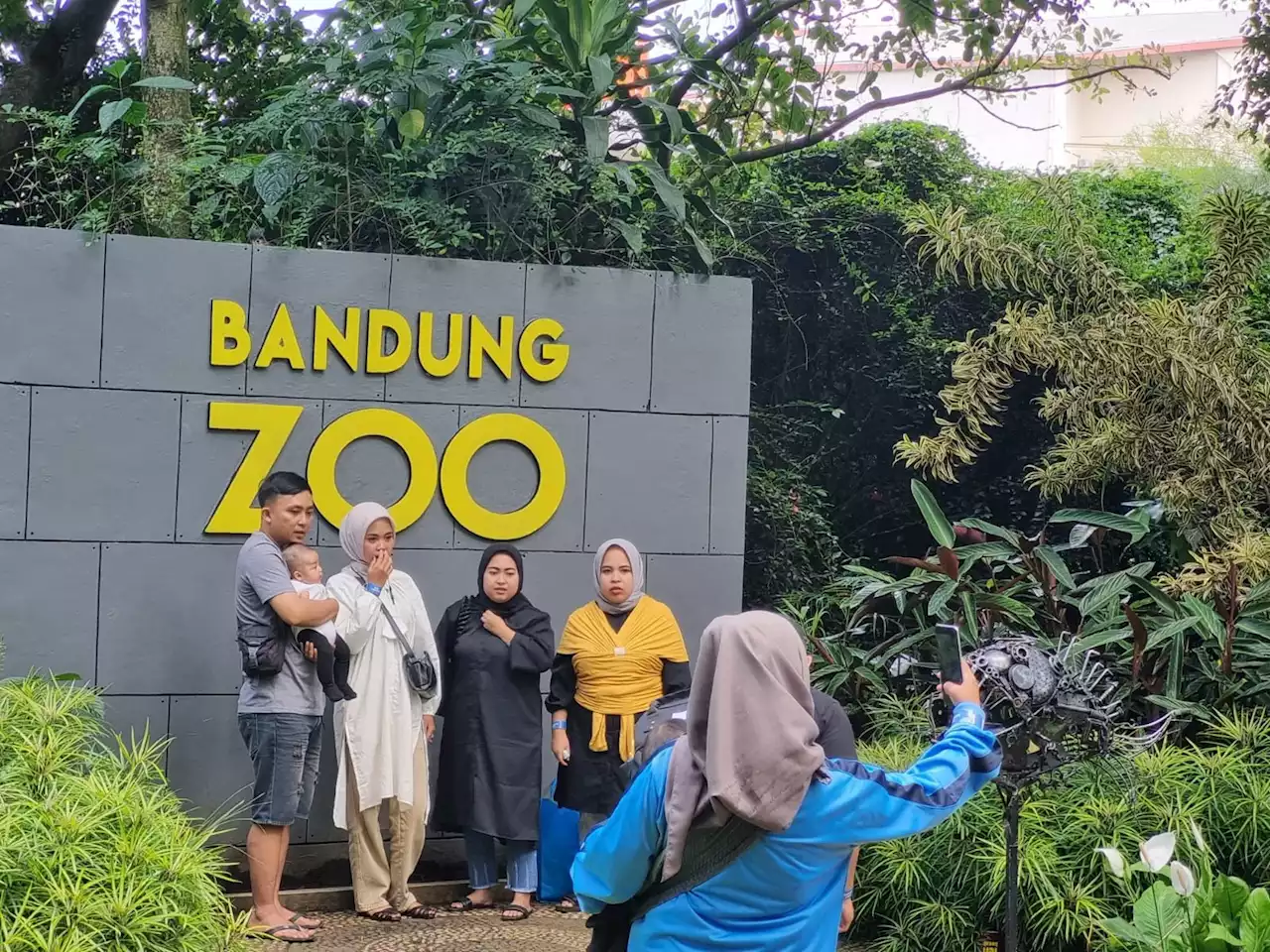 Ridwan Kamil Dukung Langkah Pemkot Segel Lahan Kebun Binatang Bandung