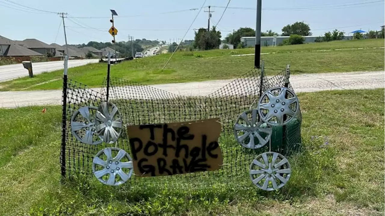 Funny ‘pothole grave’ showcases serious issue after TxDOT project halts on FM 1103 in Schertz/Cibolo